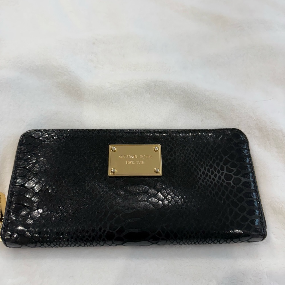Michael Kors Black Python Embossed Leather Jet Set Zip Around Wallet